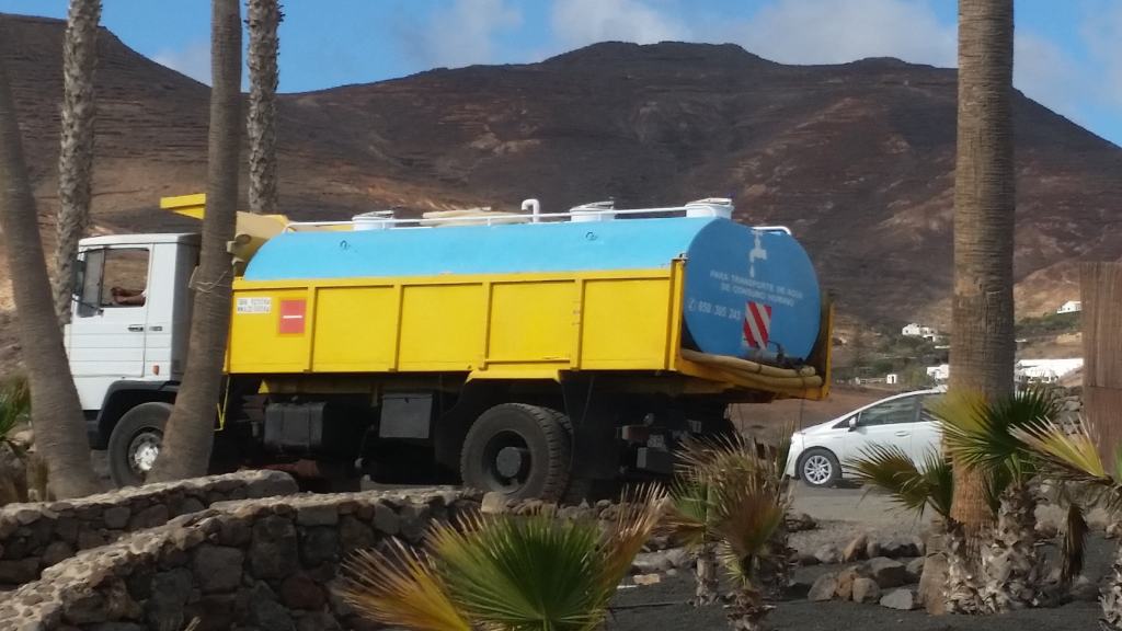 The water trucks have to transport the water through the whole island, generating high costs and potentially polluting the water and the environment