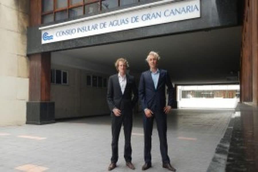 Our founders in front of the water administration for Gran Canaria