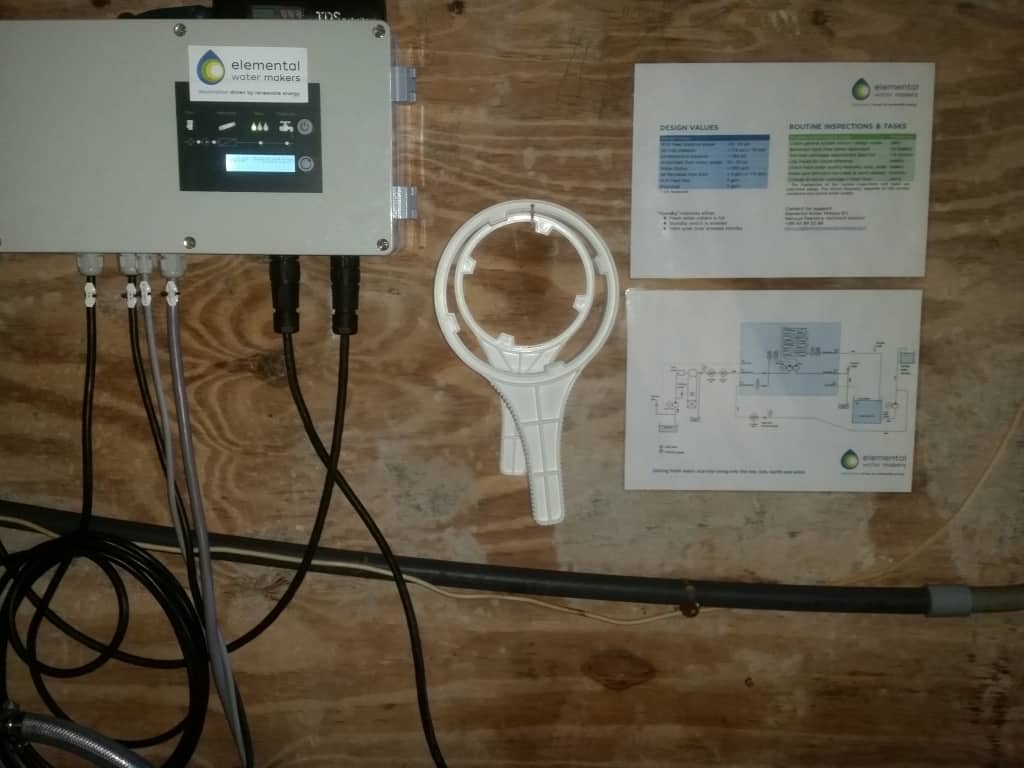 Remote monitoring Remote monitoring makes it possible to always check information about the water supply and the desalination system in general, which enables the customer to always be informed about the current water situation