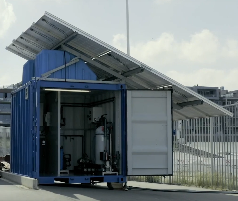 Elemental Water Source™ - the world's first efficient plug&play desalination by solar energy